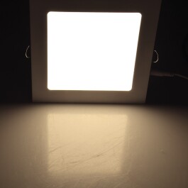 LED Licht-Panel QCP-30Q 30x30cm 230V 24W 2140 Lumen 2900K / warmweiß